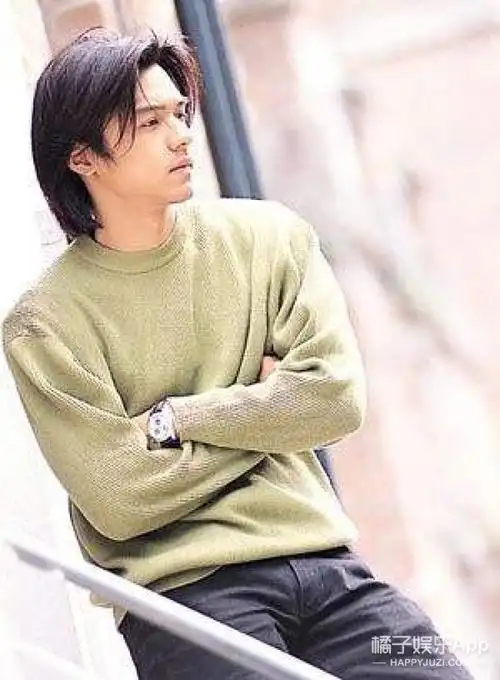 年轻时候的冯德伦真的太帅了!