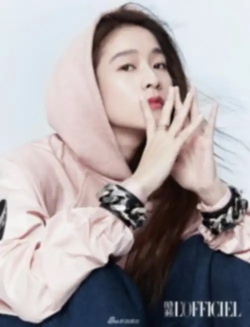 张雪迎 玩转单边眼镜 率性酷感而不失灵动俏皮