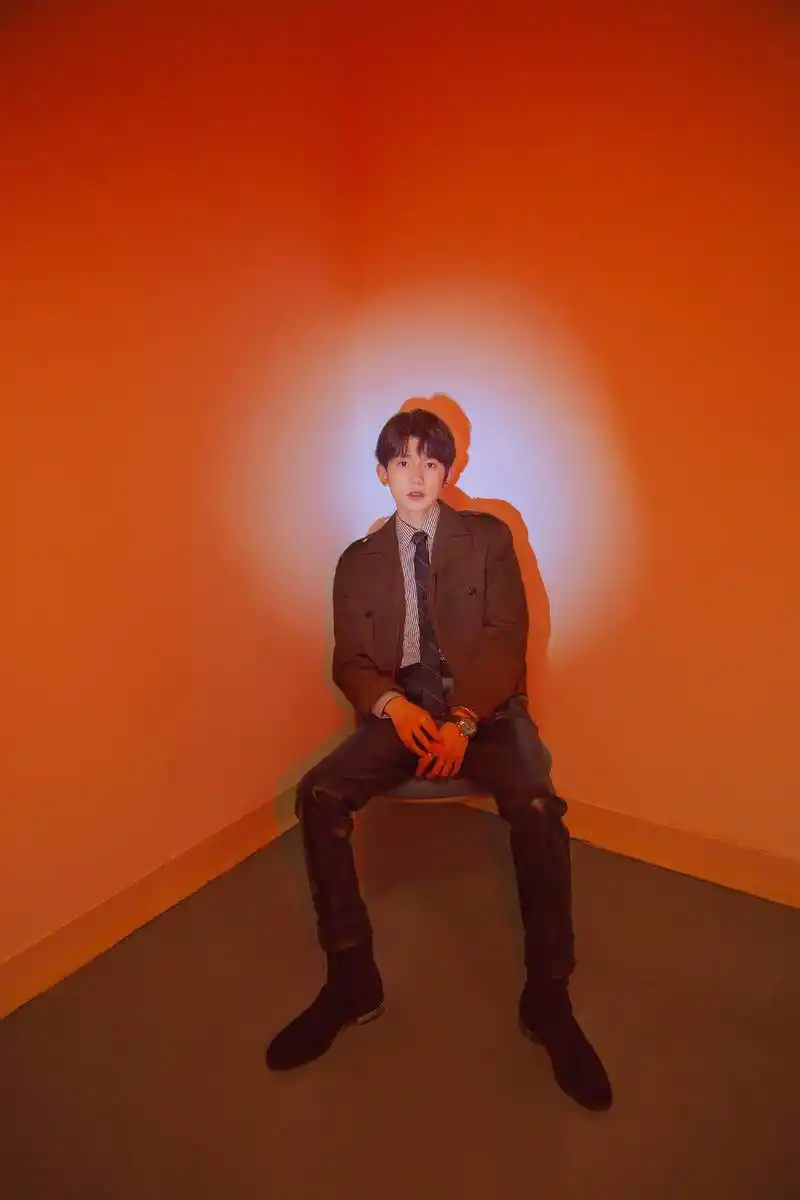 【王源  皮裤】  超酷超盐穿搭, 穿上皮裤,小源就是整条街最刚最撩的