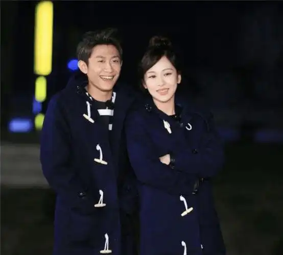 张一山被曝和杨紫秘密领证后,他公豪气微博辟谣,从小到大的友谊_祝福