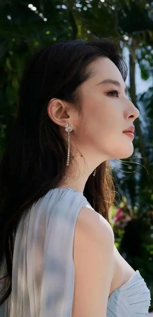 刘亦菲壁纸笑靥如花明艳不可方物