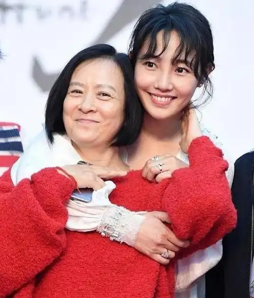 "一指禅"自毁星途七年后,白百何和王珞丹,终迎来各自的结局