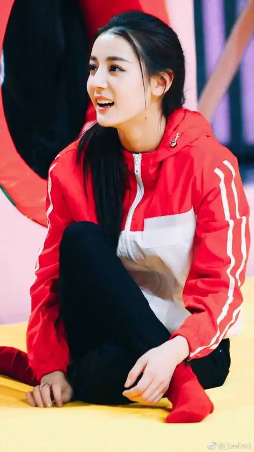 迪丽热巴 壁纸 快乐大本营 图片来自水印