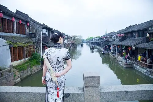 水墨江南,旗袍女子的情结!