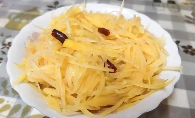 炒土豆丝,先放醋还是后放醋?顺序搞错了,难怪不够爽脆,还粘锅_白醋_技