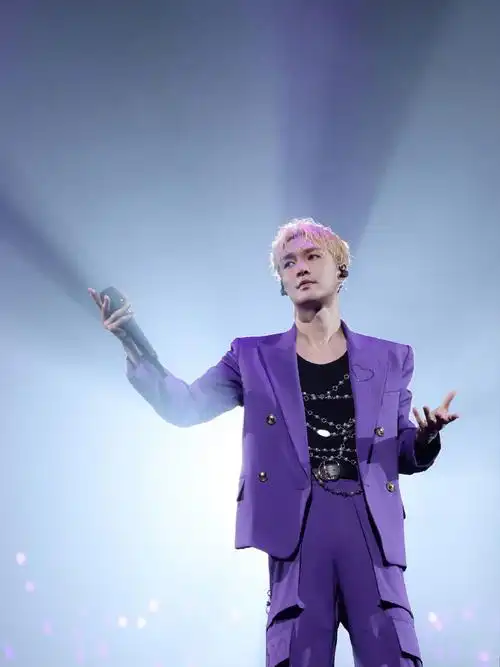 张艺兴[超话]#来自captain lay的大航海舞台,惊艳满满!