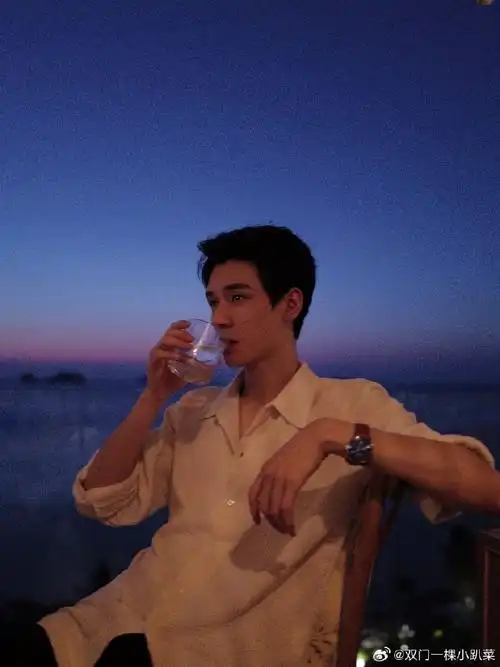 龚俊世界收藏夹又更新了##又慷慨了龚俊