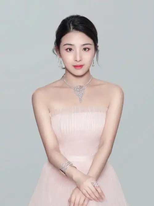 简介:一组精美的张含韵唯美自拍,张含韵,唯美,自拍