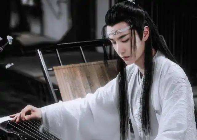 王一博的古装剧看多了终于出新花样了还俘获了一名不二臣