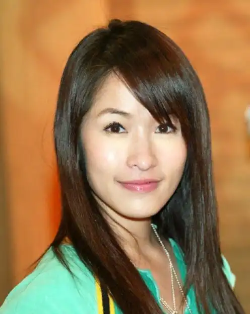 萧亚轩到现在也已经出道10多年了,这些年她频频变脸一直都是网友们