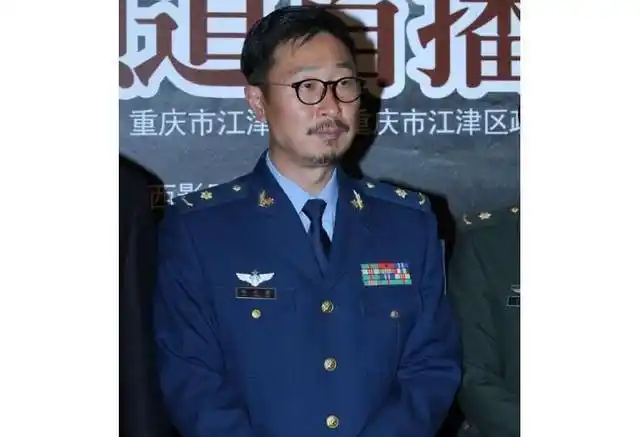 林永健全家照,享副师级待遇,经历过丧子之痛,教子方式打脸李湘