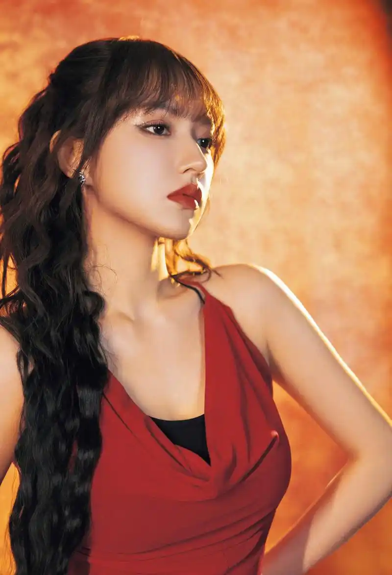 程潇美图流出,骨子里散发出来的自信,太美啦!