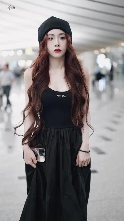 喻言米兰时装周