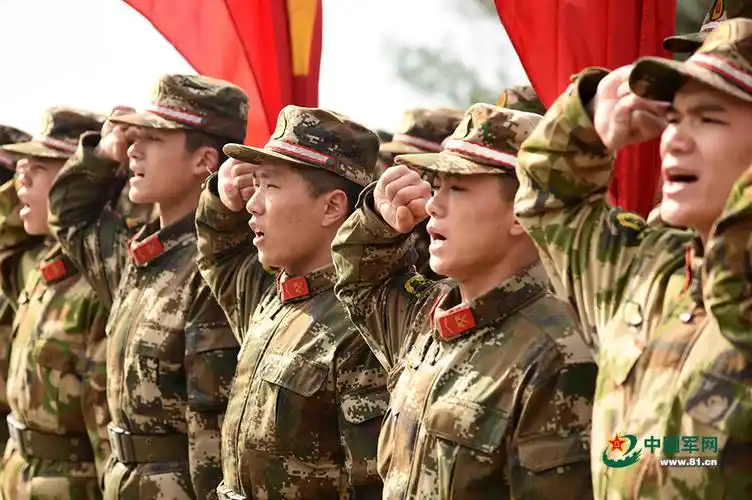 军人风采 男兵女兵 武警野营拉练传递红色"正能量" 组图: 7/9 来源