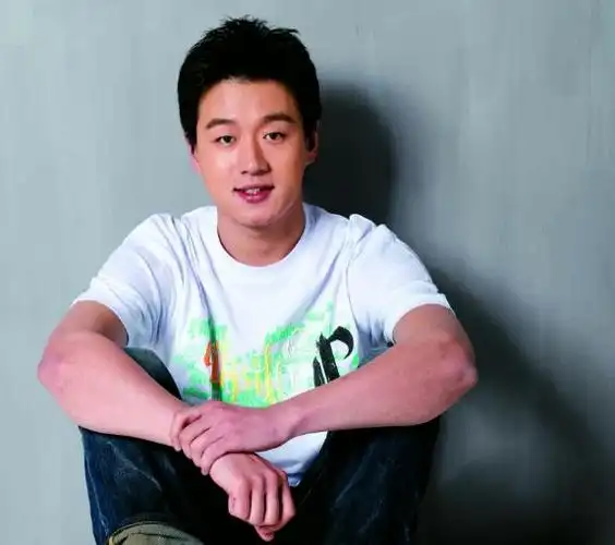 金主被捕佟大为失踪两年,严奕宽致命一击:宁愿40多50岁再发展_高等