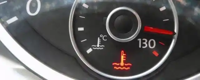 汽车冷却液不足标志(汽车冷却液不足标志是在什么地方)插图