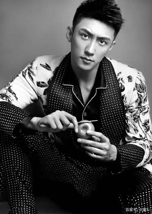 黄景瑜,就算180斤的他,还是那么帅