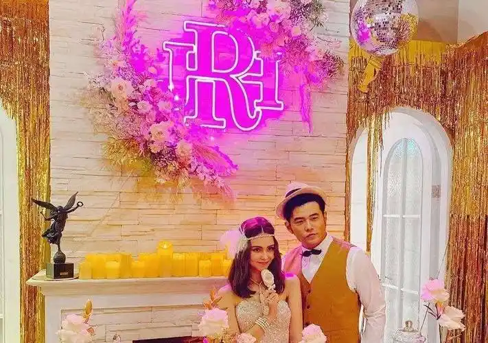 七夕带昆凌看日出,无名指戒指抢镜_照片_孩子_一家人