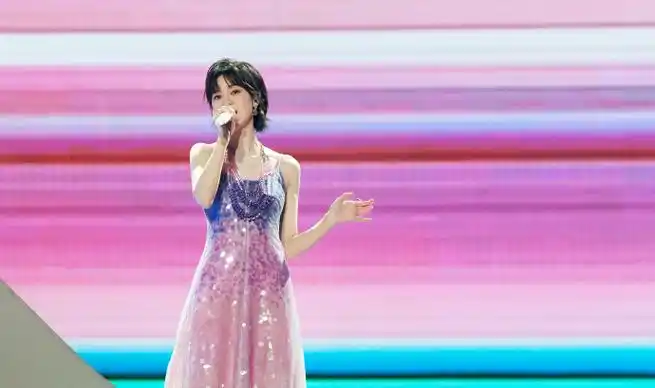 郁可唯姐姐现场演唱《路过人间》美图送上!