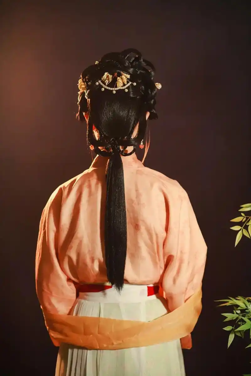 汉服写真#宋制#汉服发型 - 抖音