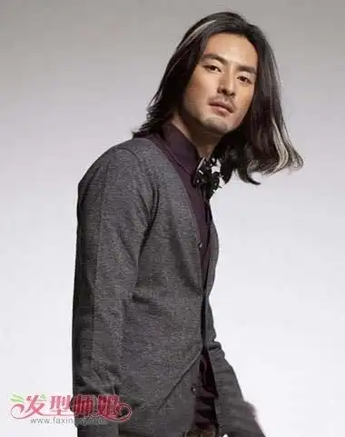 男士中分内扣气场长发发型