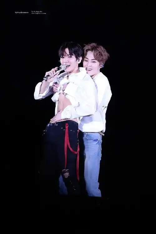 边伯贤腹肌##边伯贤