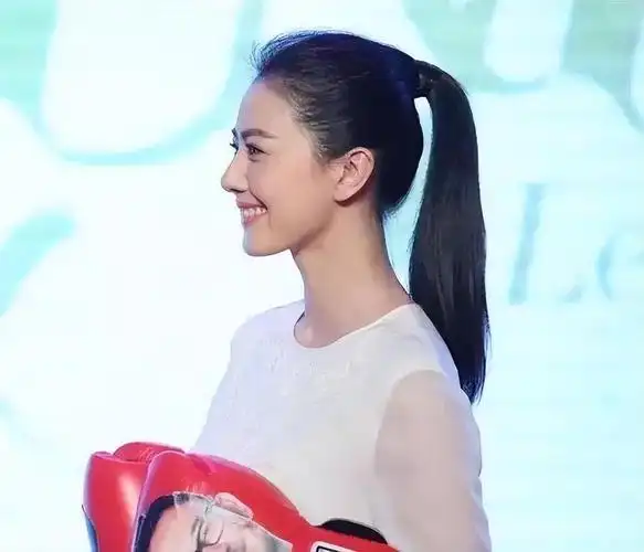 高马尾怎么扎好看图解 ,有3个"误区"要记得避开,容易掉发又显脸大