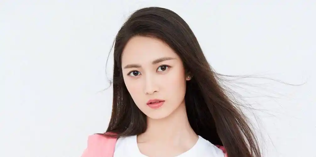 陈钰琪在《大话西游3》中出演了一位瞧不见正脸的路人甲,是那种丢在人