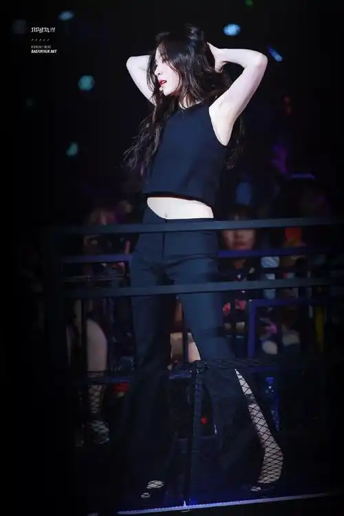 157cm的irene裴珠泫告诉我们腿长都是穿出来的