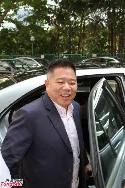 马廷强到医院探望老婆黎姿马廷强到医院探望老婆黎姿马廷强到医院探望