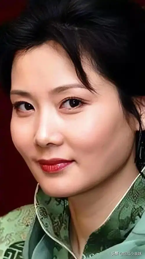 旗袍美女何赛飞