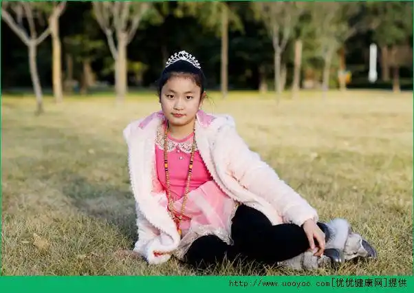 十二岁没有来月经是正常的,可能你发现你们班上的女生大部分人都来