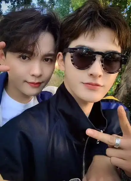 朱正廷朱正廷朱正廷朱正廷朱正廷 你们是两个小可爱嘛!