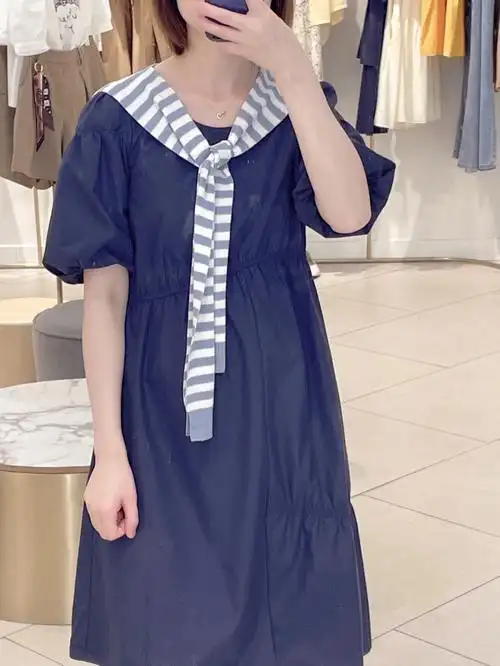 诗凡黎经典藏青色连衣裙