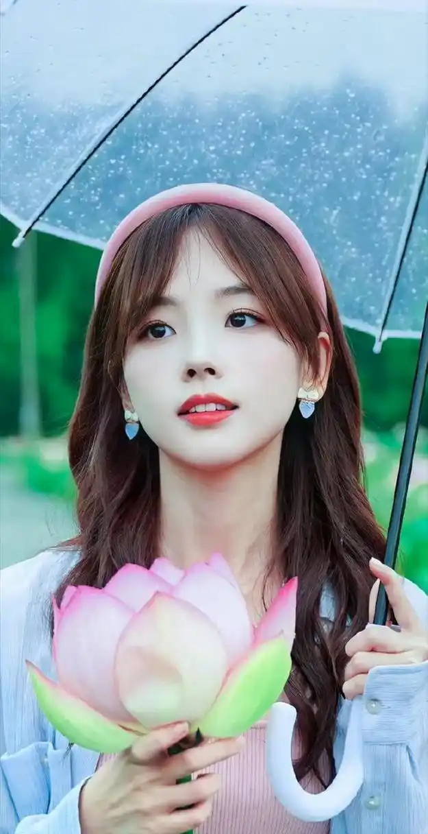 央视主持人王冰冰,魅力无限!