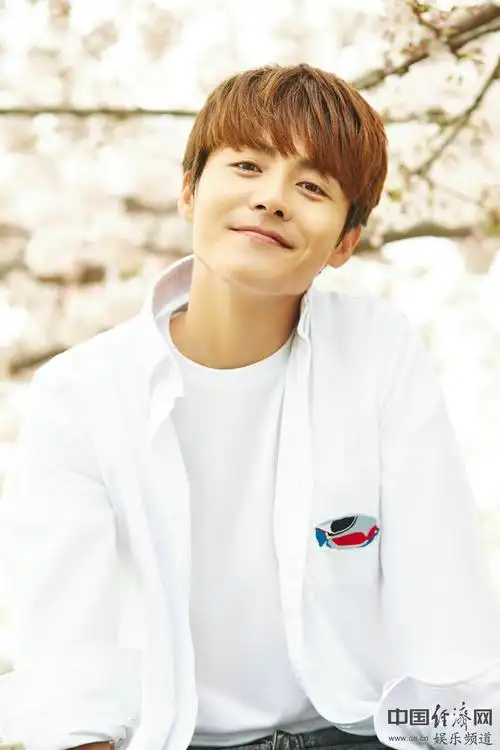 马天宇白衬衫小王子