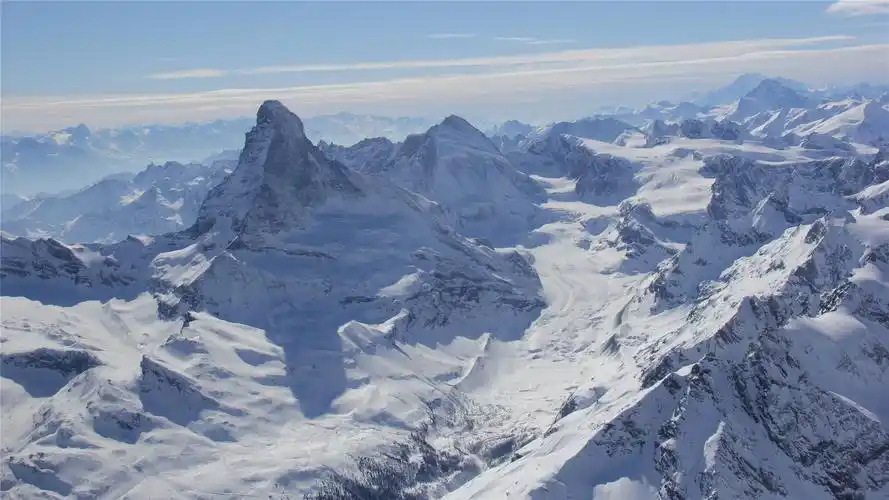 洁白雪山风光高清桌面壁纸