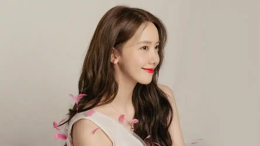 韩国美女林允儿电脑壁纸