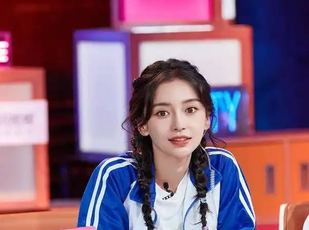 angelababy拍戏路透被曝光,无美颜镜头下沧桑感十足,老了十岁_网友