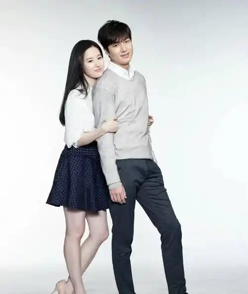 摄影师问刘亦菲:"你能假装一下李敏镐的女朋友吗?"_明星_什么_情侣