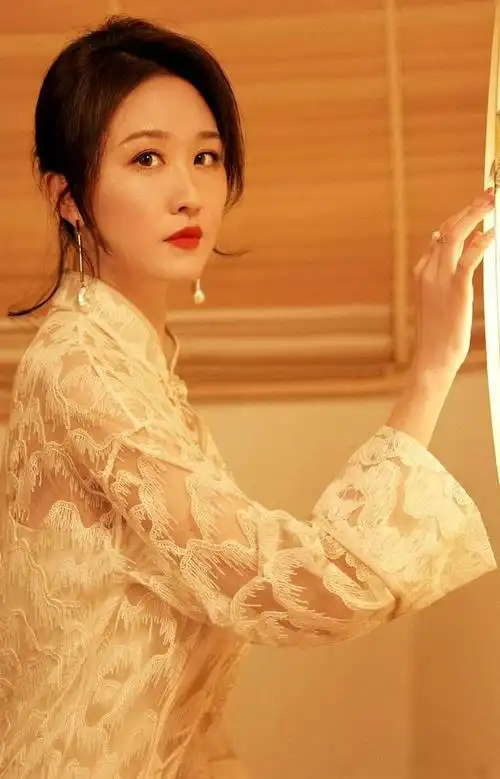 美女演员张雯_网易订阅