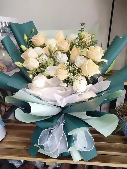 绿色包装香槟玫瑰花束夏季养眼养心