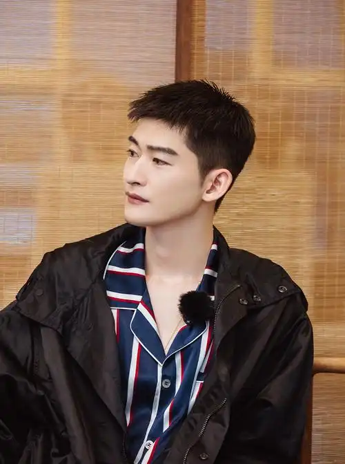 张翰3年不拍吻戏,称不能看女朋友拍吻戏,也不喜欢女方比自己强