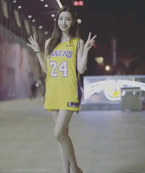 佳依--腾讯体育nba女主播