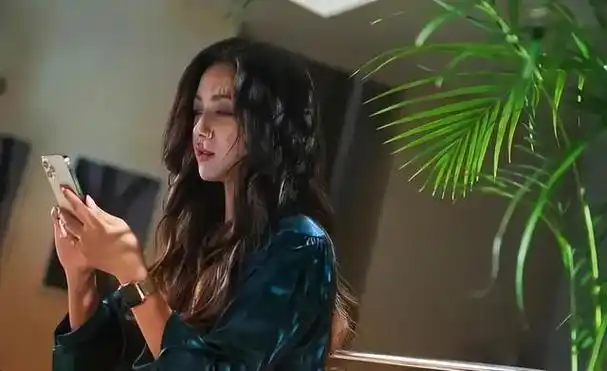 事件被曝光后,汤唯迅速澄清,强调吴秀波当时已有家庭,自己不会介入