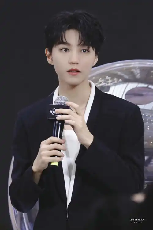 tfboys眼部特写#王俊凯的漂亮眼睛97