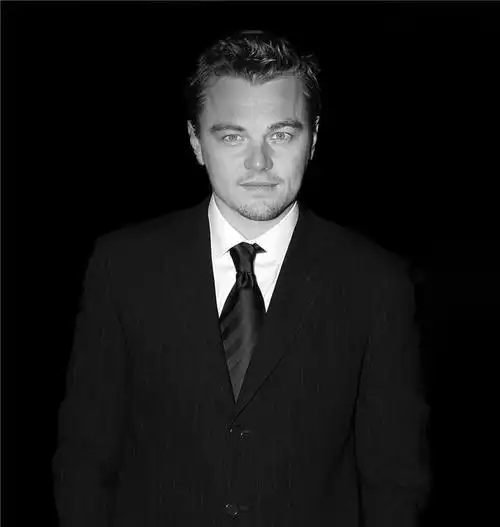 贝克汉姆,小李子,贾斯汀比伯,众多明星从未公开的黑白照片曝光