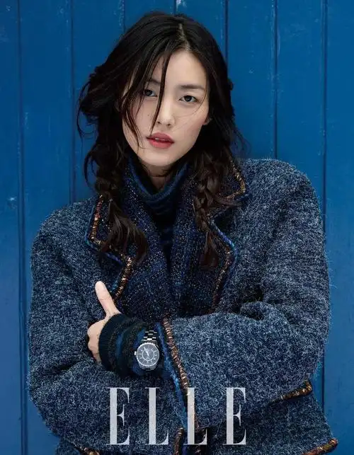 刘雯最新时尚大片曝光 可温婉可冷艳表现力十足_明星写真_图集_电影网