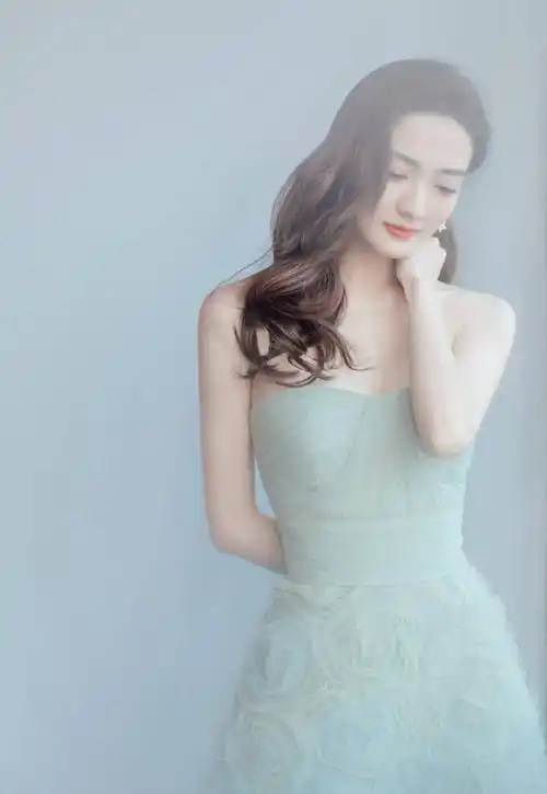 徐璐好少女,"公主风"时尚上衣配粉色"雨伞裙"甜美又吸睛_魅力_西装