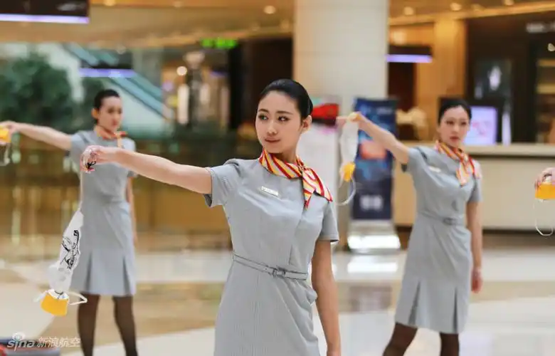 天津航空发布非诚勿扰版新空乘制服